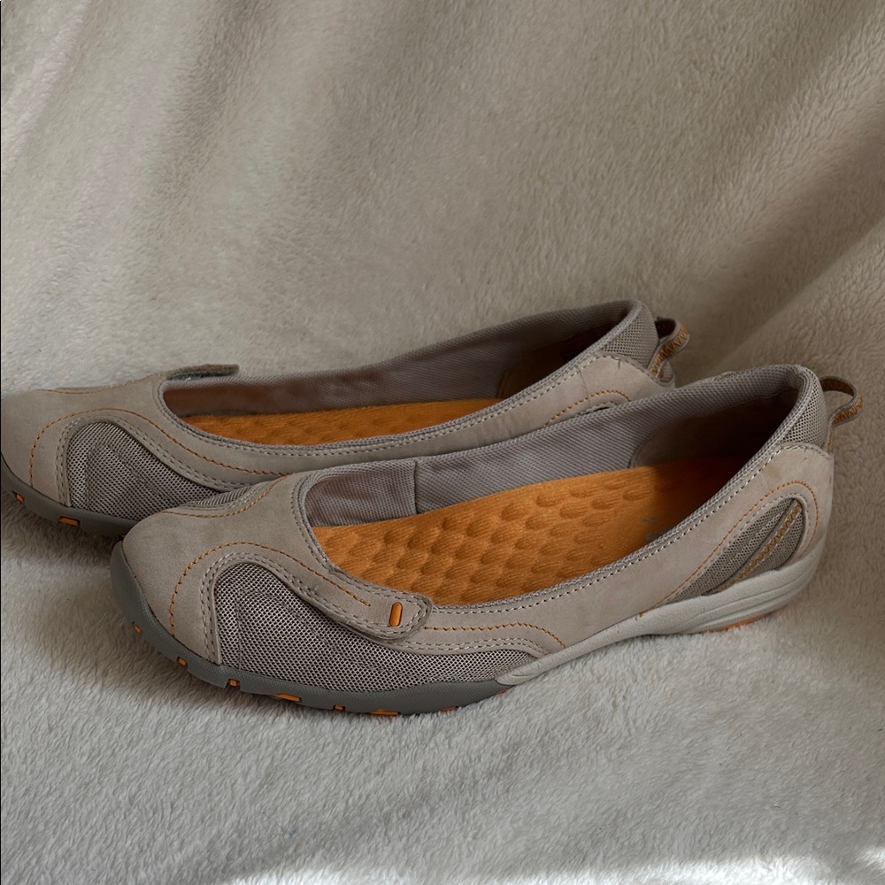 Elegant Gray Women's Flats